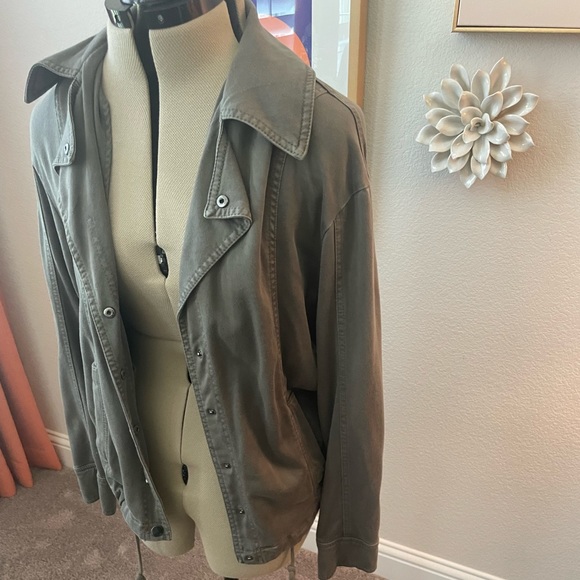 Nicole Miller deconstructed military jacket in soft fabric! - Picture 9 of 9